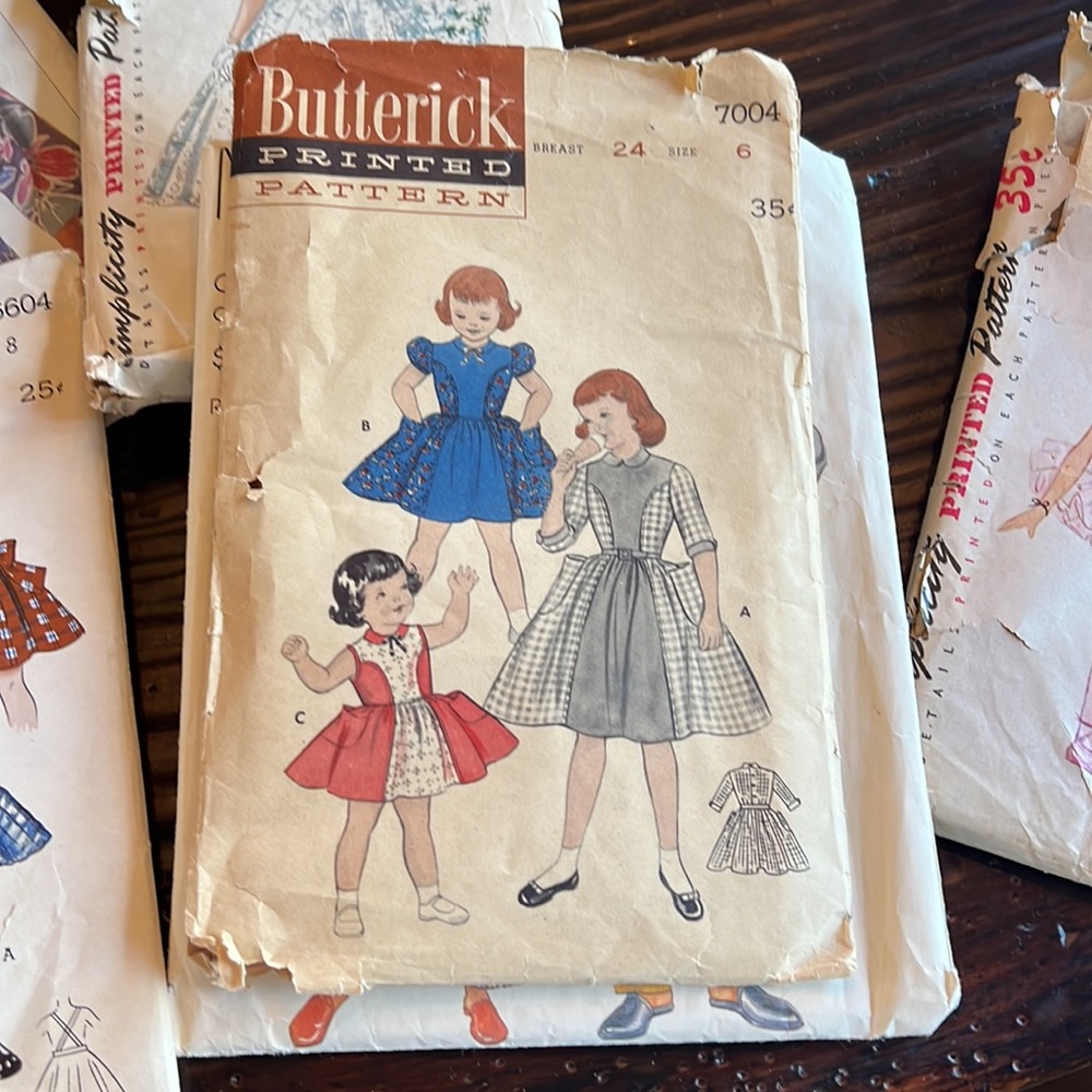 Group of Vintage Patterns - Picture 4 of 7